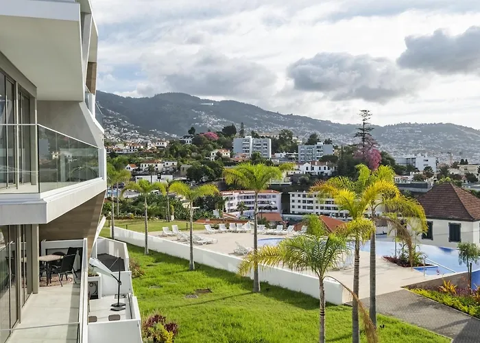 Panoramic Pearl By Homie